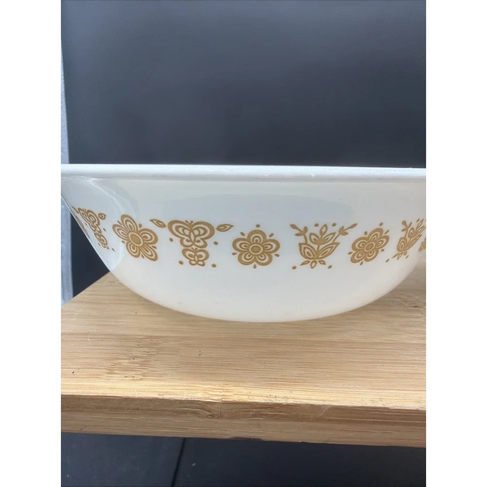 2 Vintage Corelle by Corning Butterfly Gold Cereal Soup Bowl 6 1/4